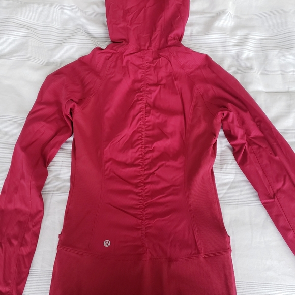 LULU 🍋Beyond the Studio Jacket - Picture 3 of 4